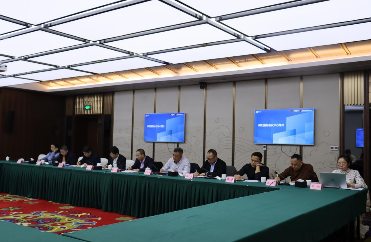 四川省會(huì)議展覽業(yè)協(xié)會(huì)名譽(yù)會(huì)長楊慶龍 一行蒞臨我司進(jìn)行調(diào)研指導(dǎo)并召開研討會(huì)